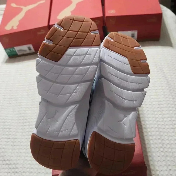 PUMA Ladies' Flex Focus Lite Sneaker - Picture 7 of 9